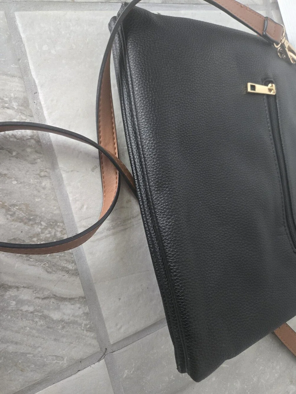 Mia K Collection Aliyah Black Crossbody Bag Brown Trim Gold Hardware